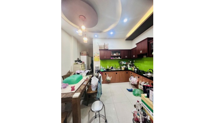GẤP BÁN! Chỉ 5.75 TỶ TL! 92M², 2Tầng/4PN, HẺM XE HƠI, Thống Nhất Gò Vấp!